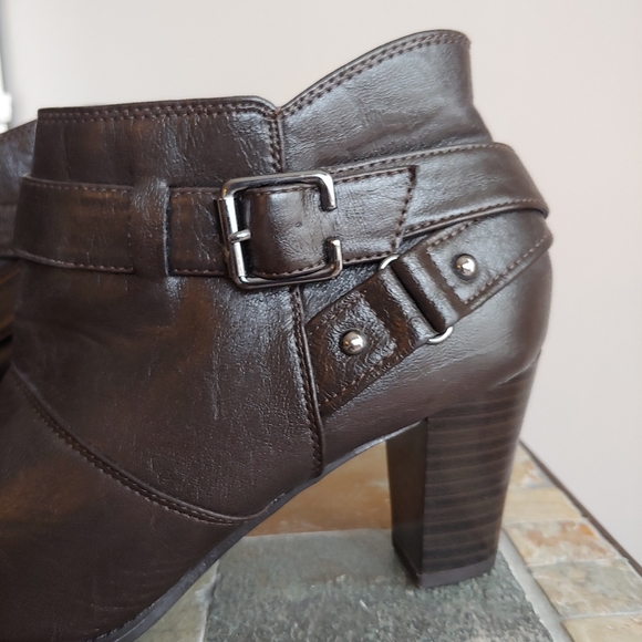 Booties - Picture 5 of 7